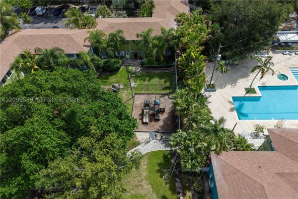 220 NE 2nd St #4, Miami, Florida 33137, image 1