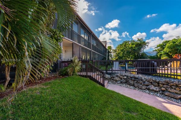 Chateau Terese, 2801 NE 33rd Ct #204, Fort Lauderdale, Florida 33306, image 1