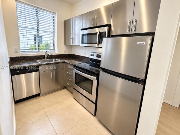 The Ambassador, 1000 Meridian Ave #17, Miami Beach, Florida 33139, image 1