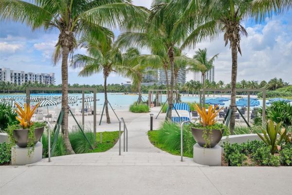2411 Laguna Cir #2211, Miami, Florida 33180, image 1