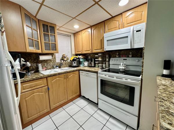 820 NW 87th Ave #105, Unincorporated Dade County, Florida 33172, image 1