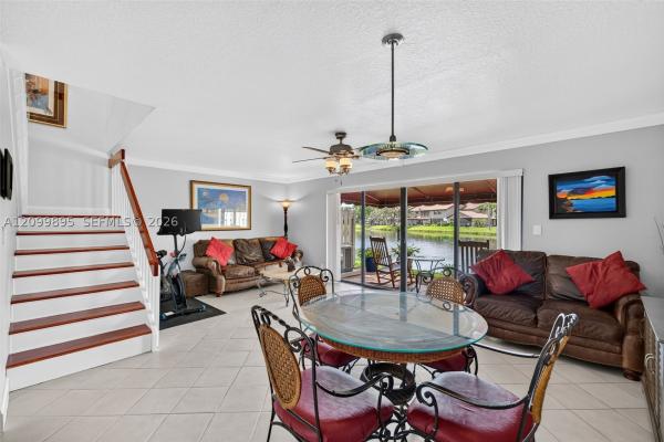 Vineyards Of Plantation, 9012 Vineyard Lake Dr, Plantation, Florida 33324, image 1