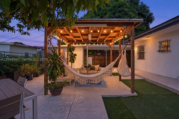 Sun Tan Village, 550 E 10th Ave, Hialeah, Florida 33010, image 1