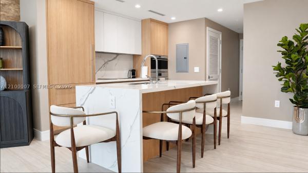 2411 Laguna Cir #1410, North Miami, Florida 33181, image 1