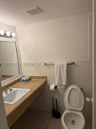 Knights Inn Hallandale, 26 Diplomat Pkwy #2356, Hallandale Beach, Florida 33009, image 1