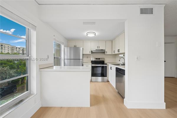 Ionian Plaza, 110 Salamanca Ave #402, Coral Gables, Florida 33134, image 1