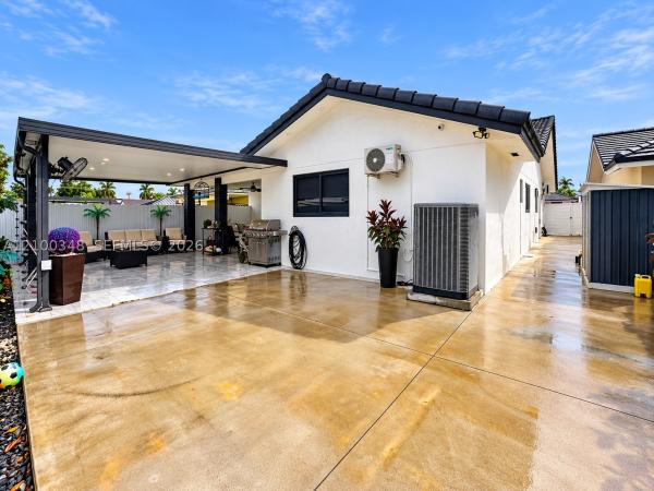 5700 SW 148th Pl, Unincorporated Dade County, Florida 33193, image 1