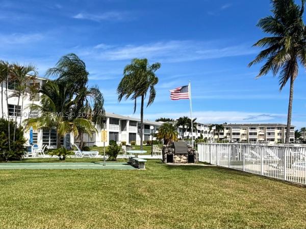 Lakeshore Lodge, 298 SE 6th Ave #15, Pompano Beach, Florida 33060, image 1