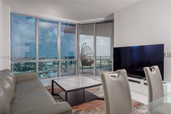 Paramount Miami Worldcenter, 851 NE 1st Ave #4406, Miami, Florida 33132, image 1