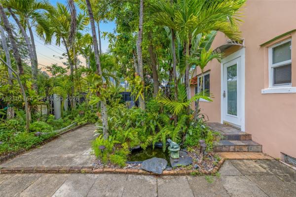 Colee Hammock, 917 SE 2nd Ct #1-3, Fort Lauderdale, Florida 33301, image 1