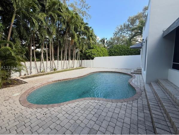 1725 Tigertail Ave, Miami, Florida 33133, image 1