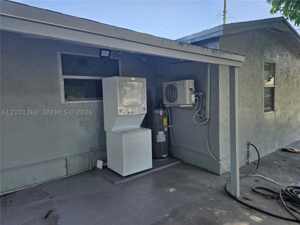 1915 NW 82nd St, Unincorporated Dade County, Florida 33147, image 1