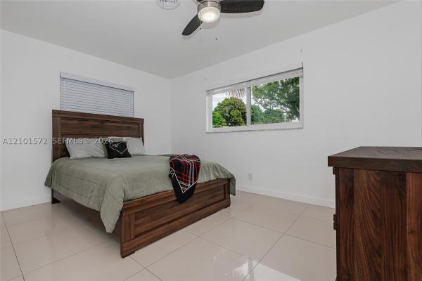 Esmonda Gardens, 709 SW 14th Ct #1-2, Fort Lauderdale, Florida 33315, image 1