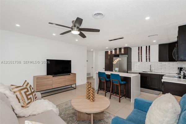 Esmonda Gardens, 709 SW 14th Ct #1-2, Fort Lauderdale, Florida 33315, image 1