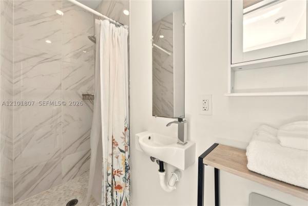 Beach View, 5800 Lagorce Dr, Miami Beach, Florida 33140, image 1
