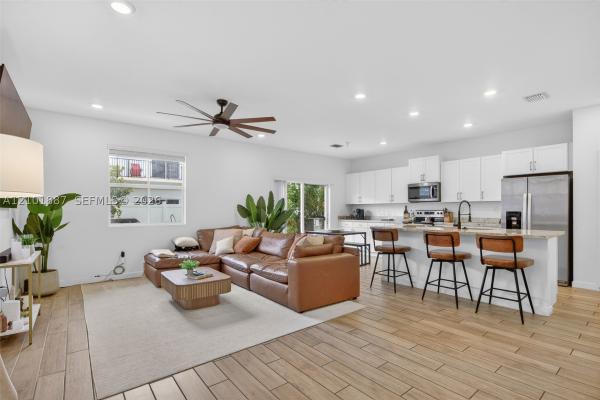 Marbella, 826 SE 17th St, Homestead, Florida 33034, image 1