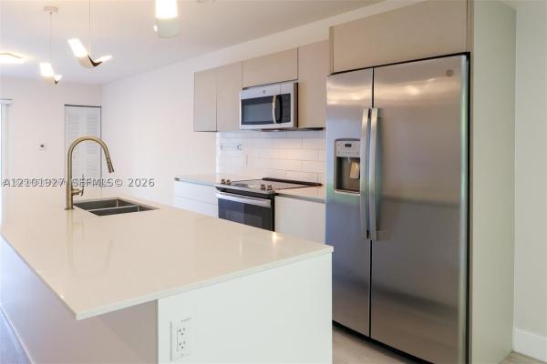 2555 NE 193rd St #2223, Unincorporated Dade County, Florida 33180, image 1