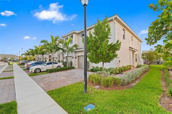 Merrick Square, 210 SW 170th Ave, Pembroke Pines, Florida 33027, image 1