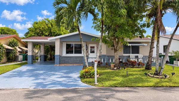 Mainlands Of Tamarac Lakes, 4919 NW 52nd St, Tamarac, Florida 33319, image 1