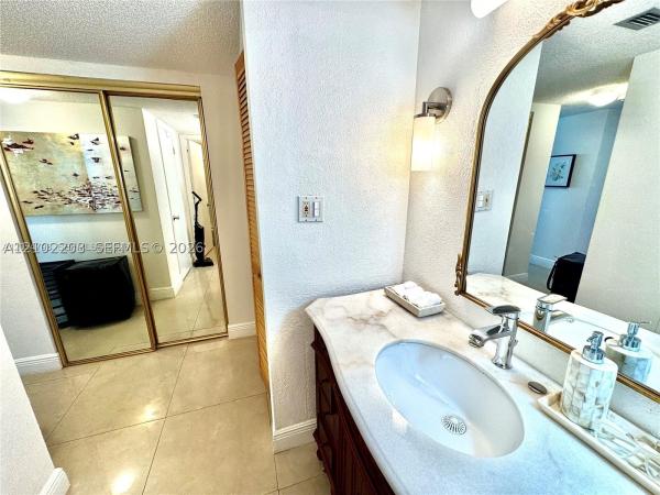 Del Prado North, 18051 Biscayne Blvd #1002-1, Aventura, Florida 33160, image 1