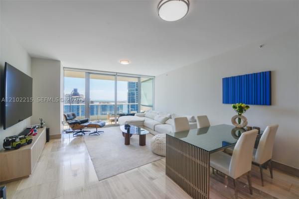 Epic Hotel & Residences, 200 Biscayne Boulevard Way #3905, Miami, Florida 33131, image 1