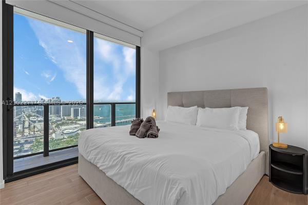 Miami, Florida 33132, image 1