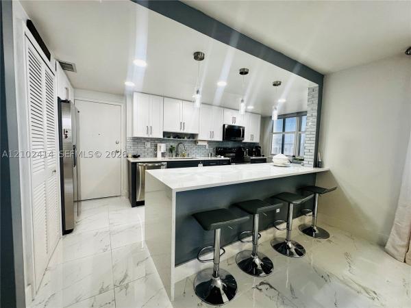 Oxford Towers, 1501 S Ocean Dr #306, Hollywood, Florida 33019, image 1