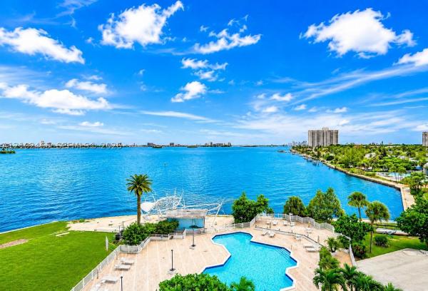 11111 Biscayne Blvd #16A, Unincorporated Dade County, Florida 33181, image 1