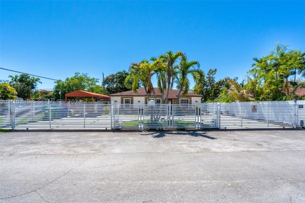 302 NW 100th St, Unincorporated Dade County, Florida 33150, image 1