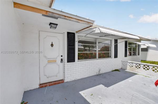 Palm Beach Leisureville, 719 SW 18th St, Boynton Beach, Florida 33426, image 1