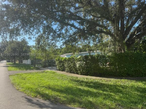 Sunkist Grove, 12600 NW 13th Ave, North Miami, Florida 33167, image 1