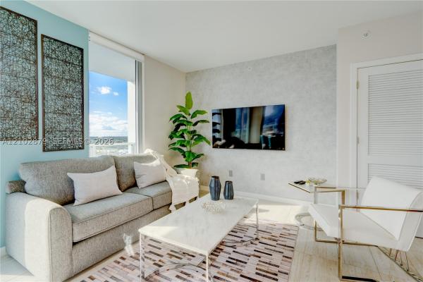 Quadro, 3900 Biscayne Blvd #S-902, Miami, Florida 33137, image 1