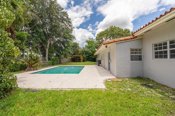Hollywood Beach Gardens, 5613 Pierce St #2, Hollywood, Florida 33021, image 1