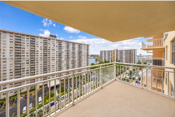 Winston Towers 200, 251 174th St #1607, Sunny Isles Beach, Florida 33160, image 1