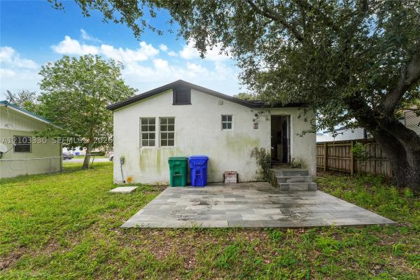 Bowling Green, 1053 NW 55th St, Miami, Florida 33127, image 1