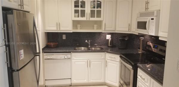 Arlen House Central, 300 Bayview Dr #410, Sunny Isles Beach, Florida 33160, image 1