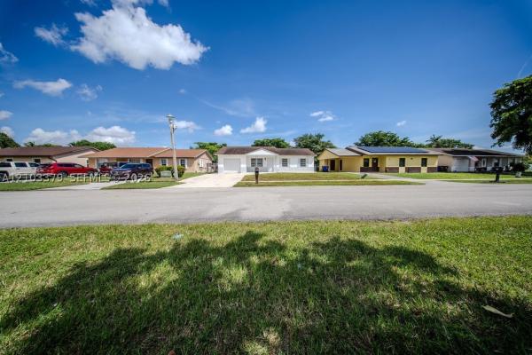 North Lauderdale Village, 405 SW 78th Ter, North Lauderdale, Florida 33068, image 1
