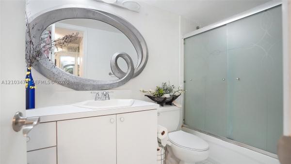 Oceanside Plaza, 5555 Collins Ave #6T, Miami Beach, Florida 33140, image 1