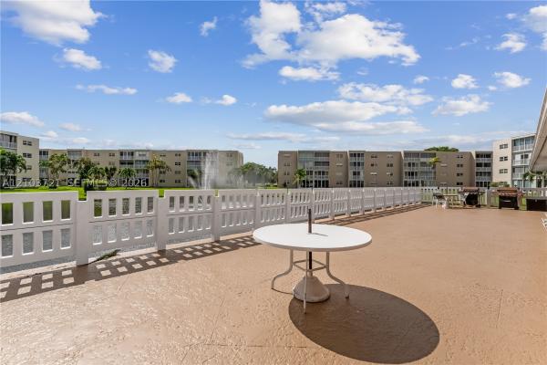 Meadowbrook Lakes, 206 SE 10th St #303, Dania Beach, Florida 33004, image 1