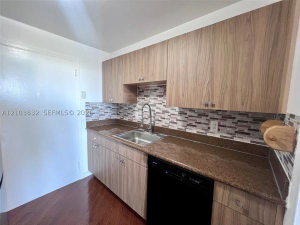 Keystone Towers, 2020 NE 135th St #810, North Miami, Florida 33181, image 1