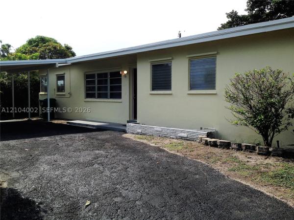 1431 NE 202nd St, Unincorporated Dade County, Florida 33179, image 1