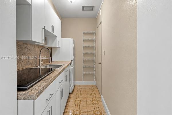 3300 SW 87th Ct, Unincorporated Dade County, Florida 33165, image 1