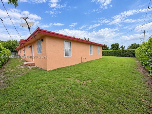 10530 SW 183rd St, Unincorporated Dade County, Florida 33157, image 1