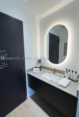 20 NE 11th St #2512B, Miami, Florida 33132, image 1
