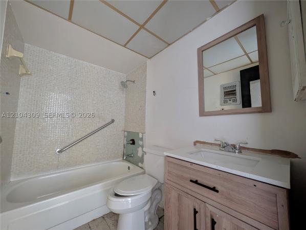 Leisure Shores, 3201 NE 14th Street Cswy #408, Pompano Beach, Florida 33062, image 1