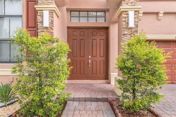 Mallorca At The Vineyards, 642 SE 37th Pl, Homestead, Florida 33033, image 1