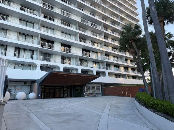Brickell Harbour, 200 SE 15th Rd #4I, Miami, Florida 33129, image 1