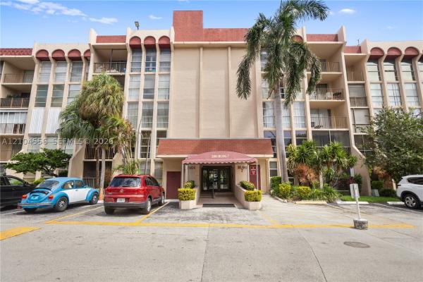 De Soto Park North, 2101 Atlantic Shores Blvd #107, Hallandale Beach, Florida 33009, image 1