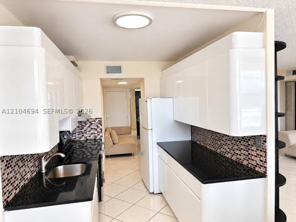 Winston Towers 100, 250 174th St #420, Sunny Isles Beach, Florida 33160, image 1