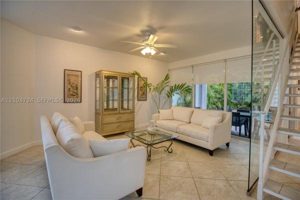 Rhodes, 2200 Lincoln Ave, Miami, Florida 33133, image 1